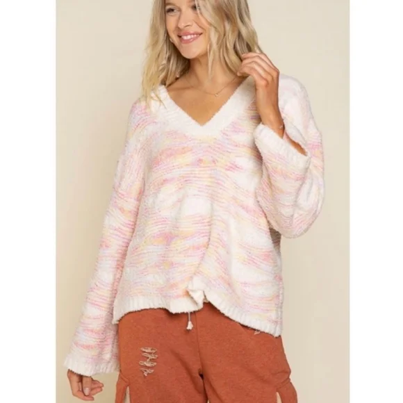 1 small left POL Sweater - Picture 10 of 12